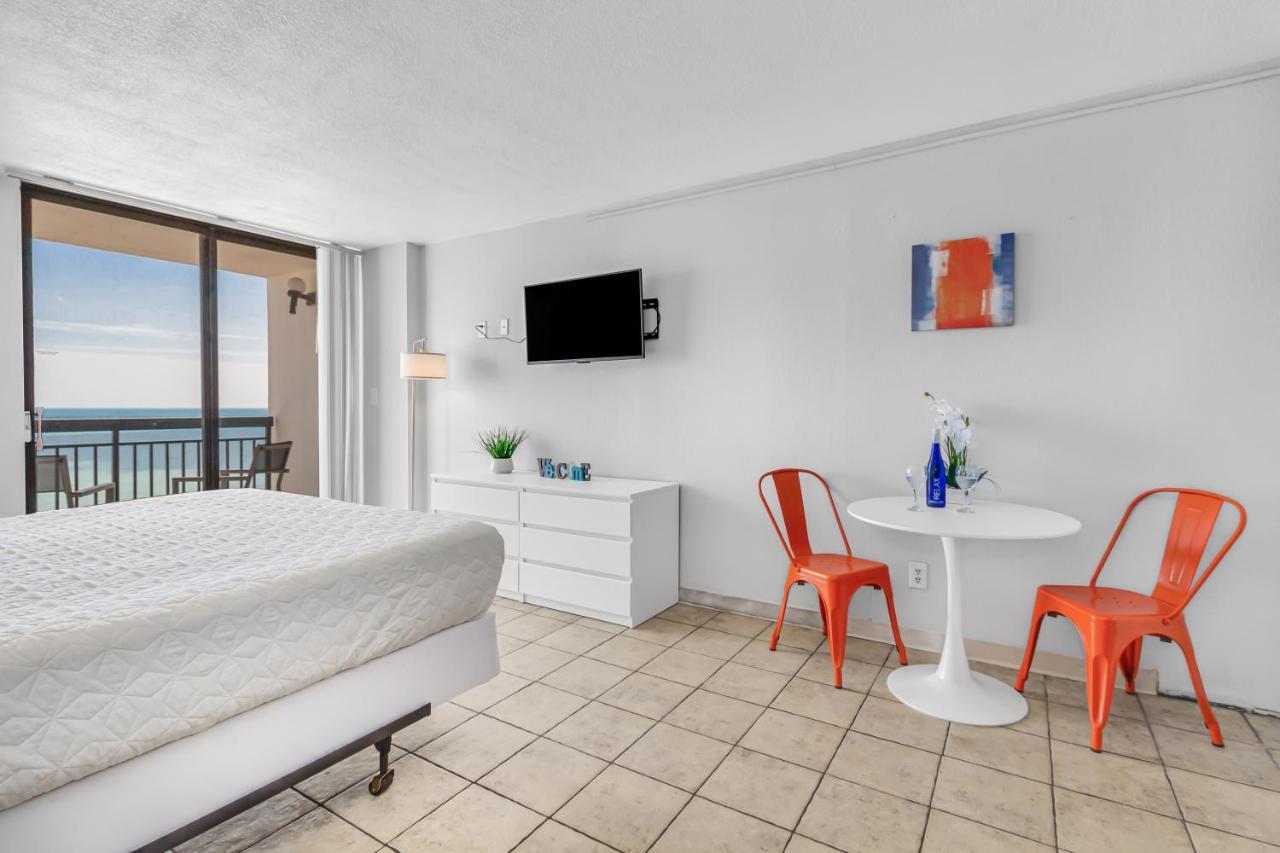 Beachfront Romantic Studio Escape W Perfect View 1212 Миртл-Бич Экстерьер фото